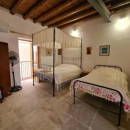 Christiana's Stone 班诺卢弗卡拉