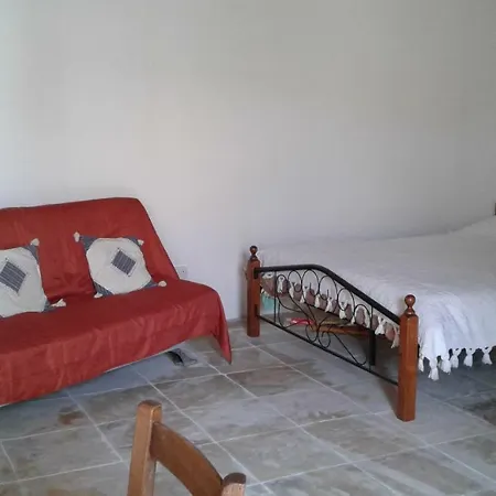 公寓 Christiana's Stone 班诺卢弗卡拉