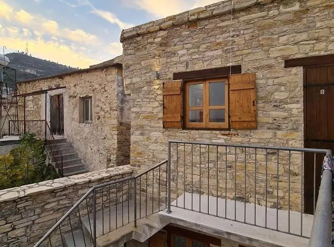 Christiana's Stone * パノ・レフカラ