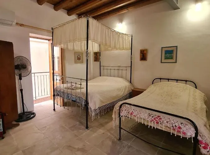 Christiana's Stone パノ・レフカラ