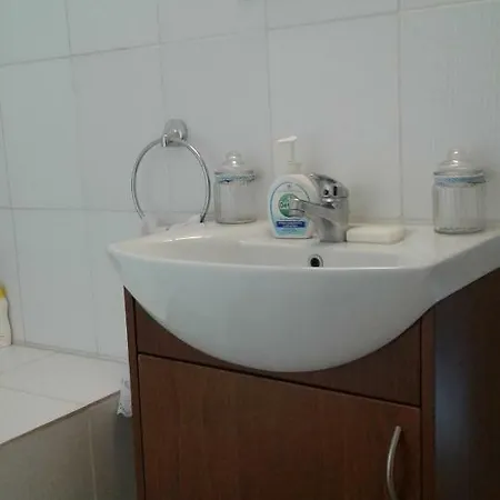 דירה Christiana's Stone פאנו לפקארה